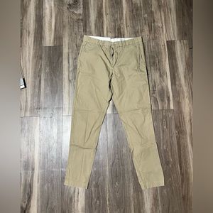 H&M Khakis. Size 33x32. Skinny fit.